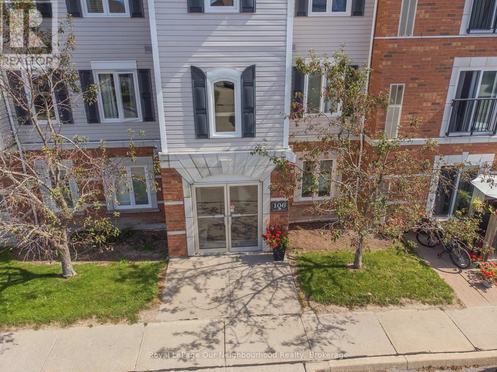 203 - 106 Aspen Springs Drive, Clarington, Ontario  L1C 5N7 - Photo 2 - E13809360