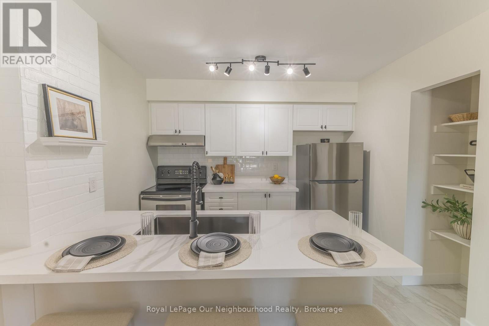 203 - 106 Aspen Springs Drive, Clarington, Ontario  L1C 5N7 - Photo 7 - E13809360