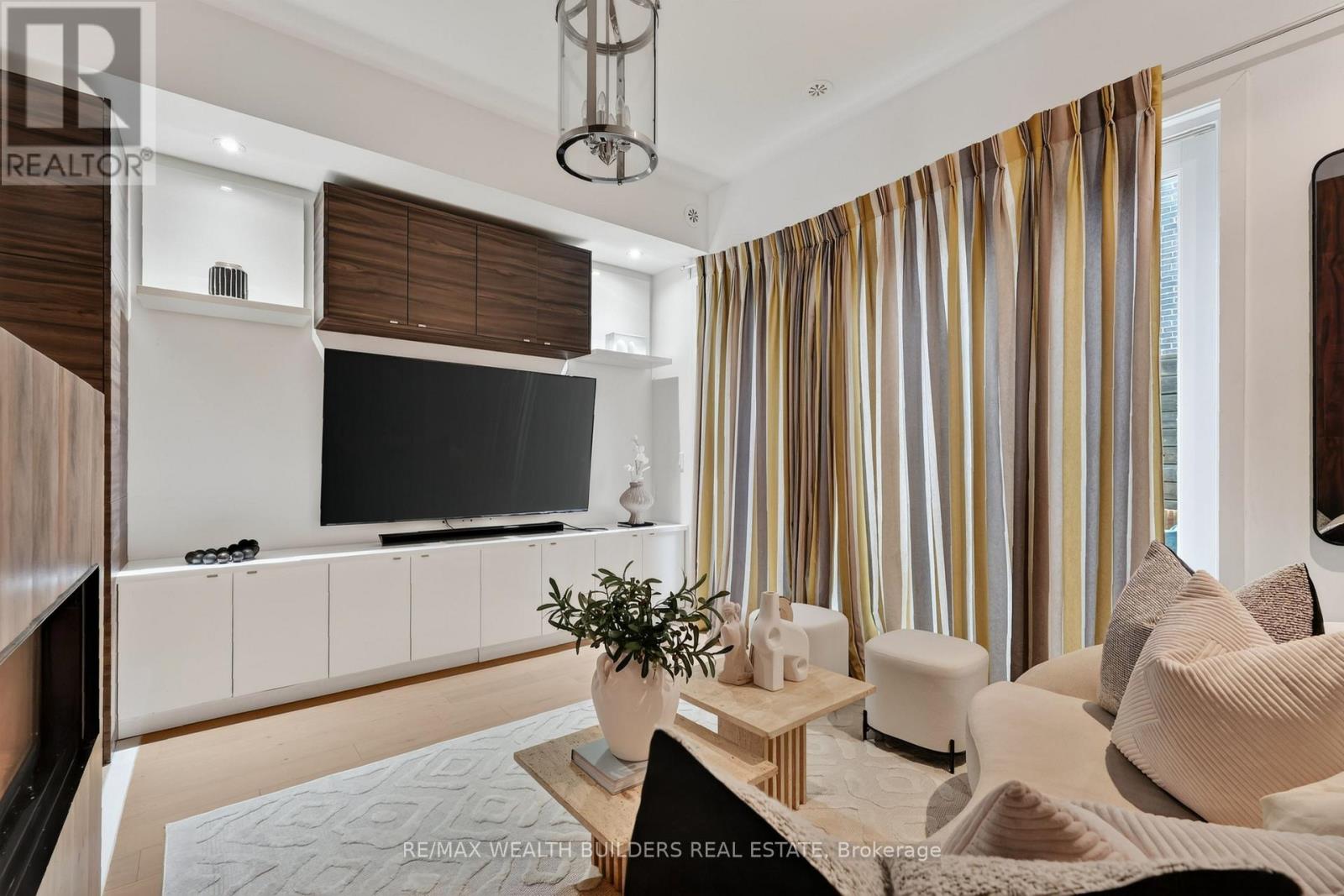 Th-07 - 837 Broadview Avenue, Toronto, Ontario  M4K 2P9 - Photo 10 - E13809466