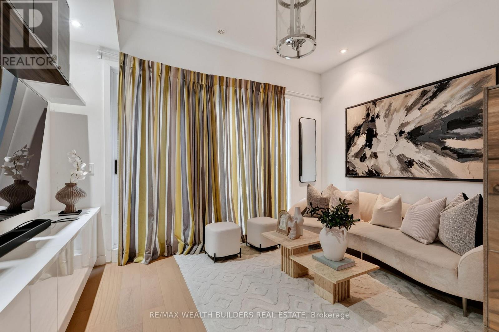 Th-07 - 837 Broadview Avenue, Toronto, Ontario  M4K 2P9 - Photo 11 - E13809466