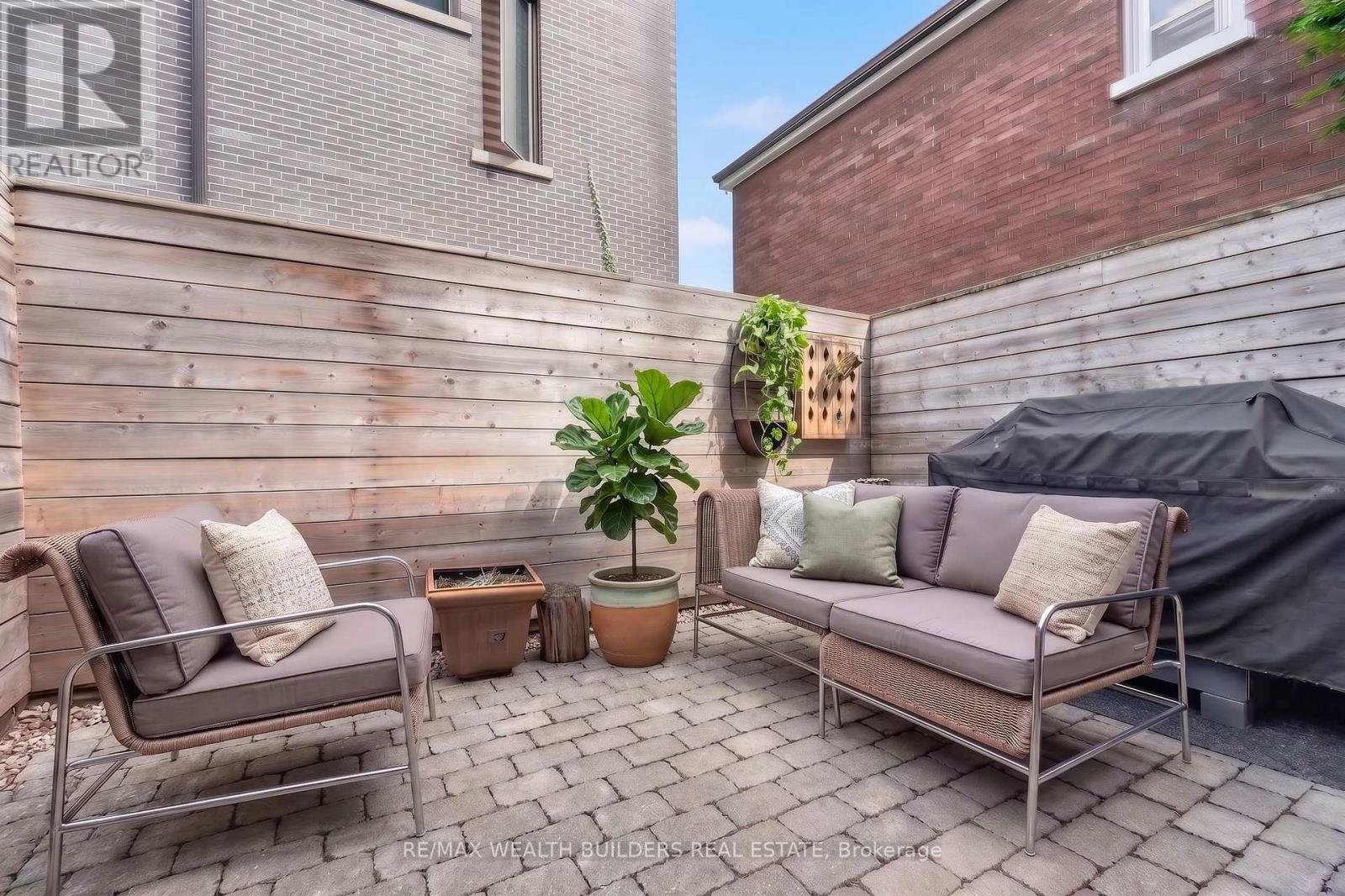 Th-07 - 837 Broadview Avenue, Toronto, Ontario  M4K 2P9 - Photo 12 - E13809466