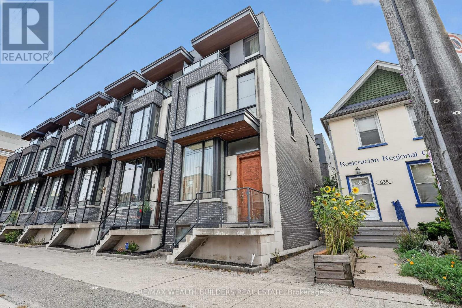 Th-07 - 837 Broadview Avenue, Toronto, Ontario  M4K 2P9 - Photo 2 - E13809466
