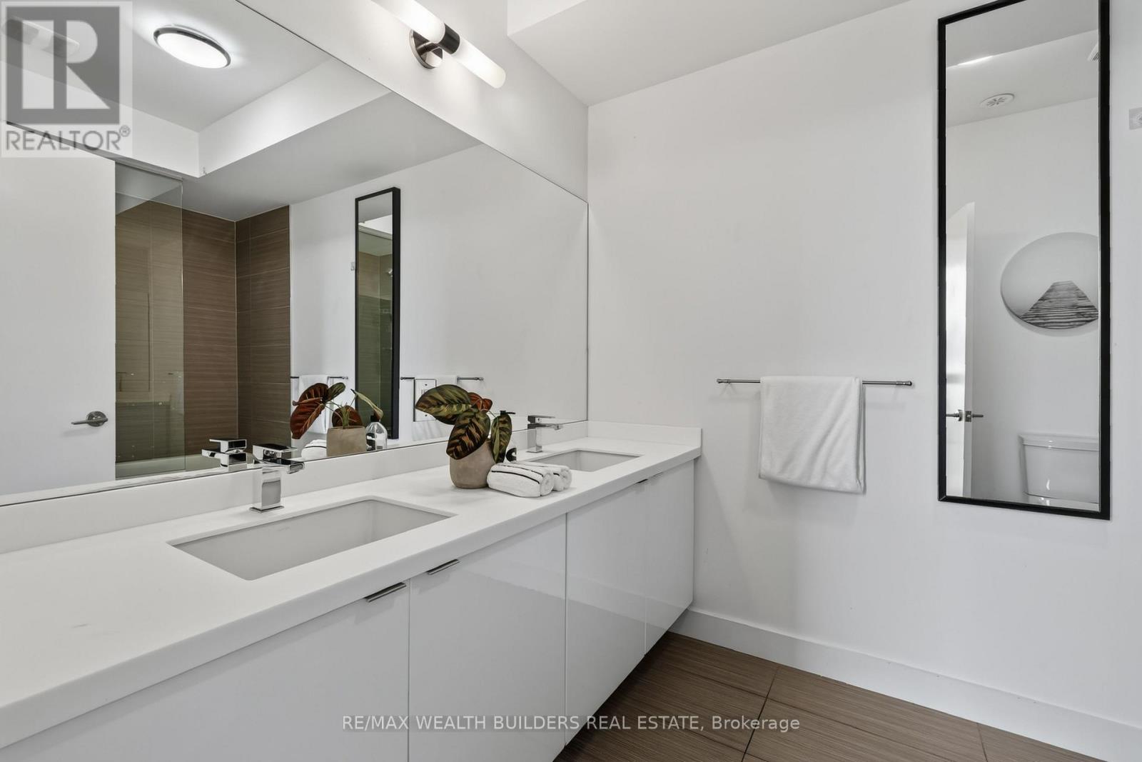 Th-07 - 837 Broadview Avenue, Toronto, Ontario  M4K 2P9 - Photo 22 - E13809466