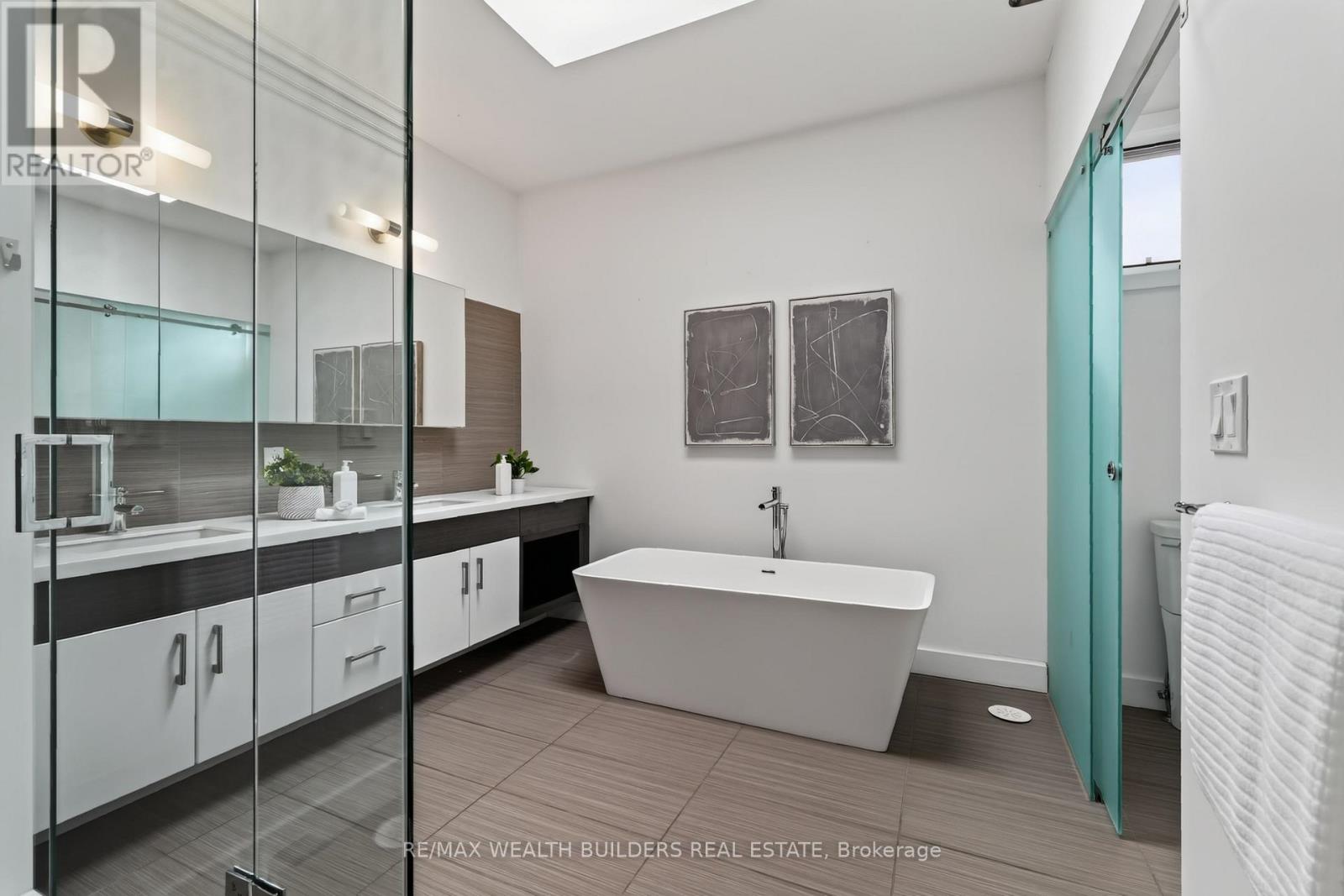 Th-07 - 837 Broadview Avenue, Toronto, Ontario  M4K 2P9 - Photo 31 - E13809466