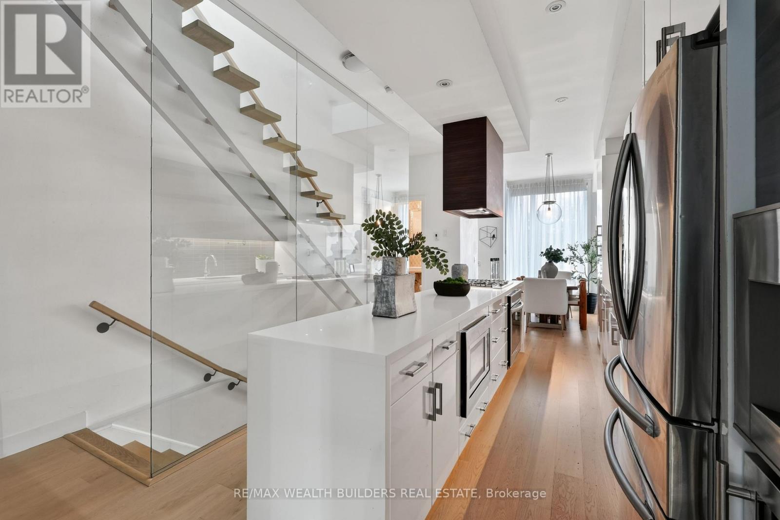 Th-07 - 837 Broadview Avenue, Toronto, Ontario  M4K 2P9 - Photo 9 - E13809466