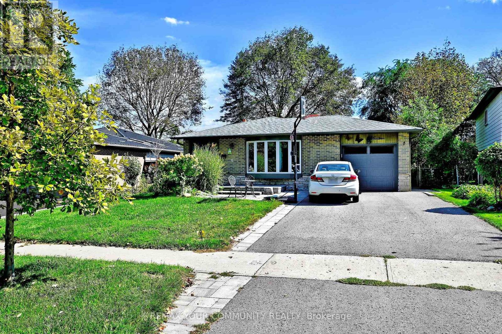14 MISTHOLLOW SQUARE, Toronto, Ontario