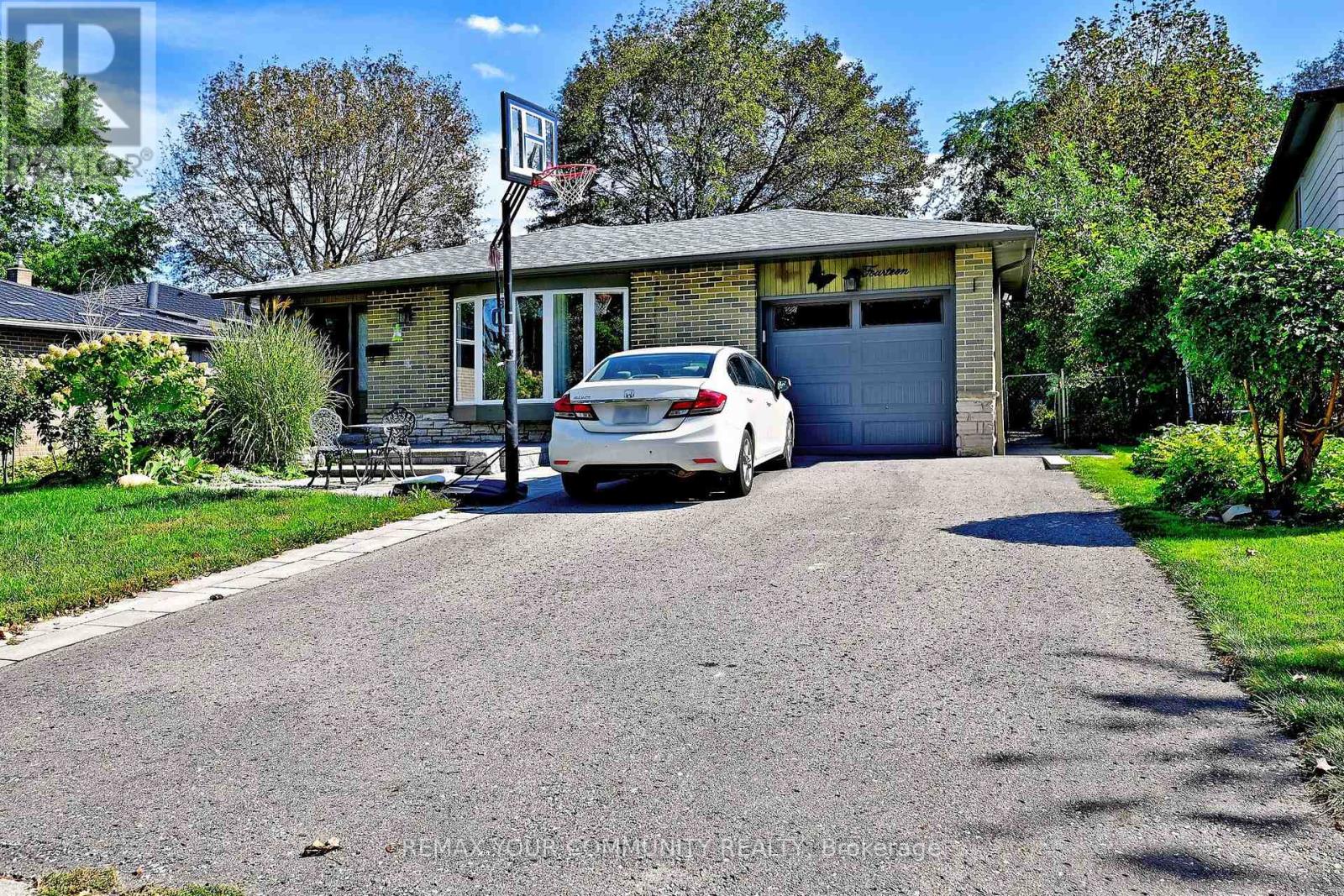 14 Misthollow Square, Toronto, Ontario  M1E 4P4 - Photo 2 - E13809528