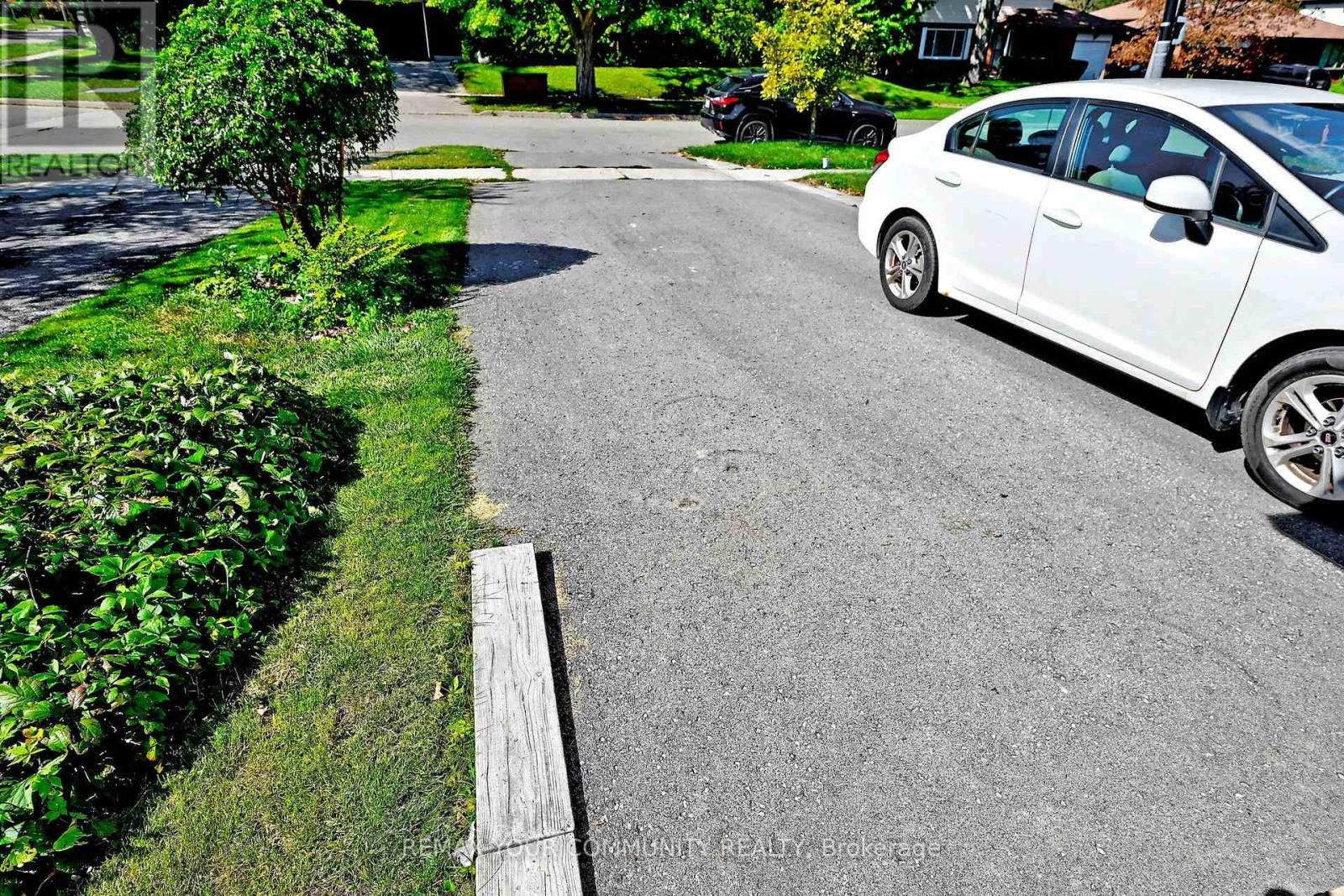 14 Misthollow Square, Toronto, Ontario  M1E 4P4 - Photo 3 - E13809528