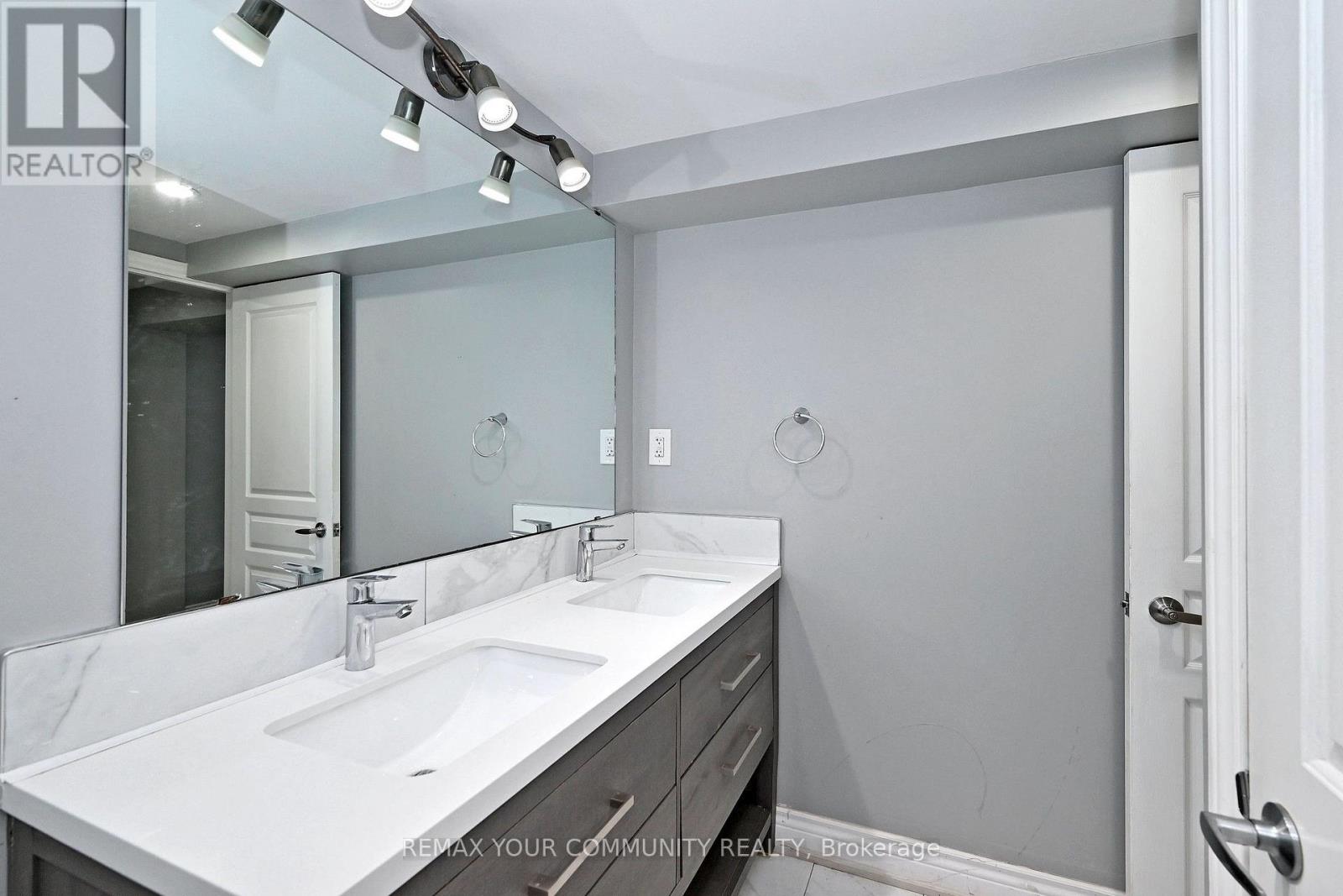14 Misthollow Square, Toronto, Ontario  M1E 4P4 - Photo 36 - E13809528