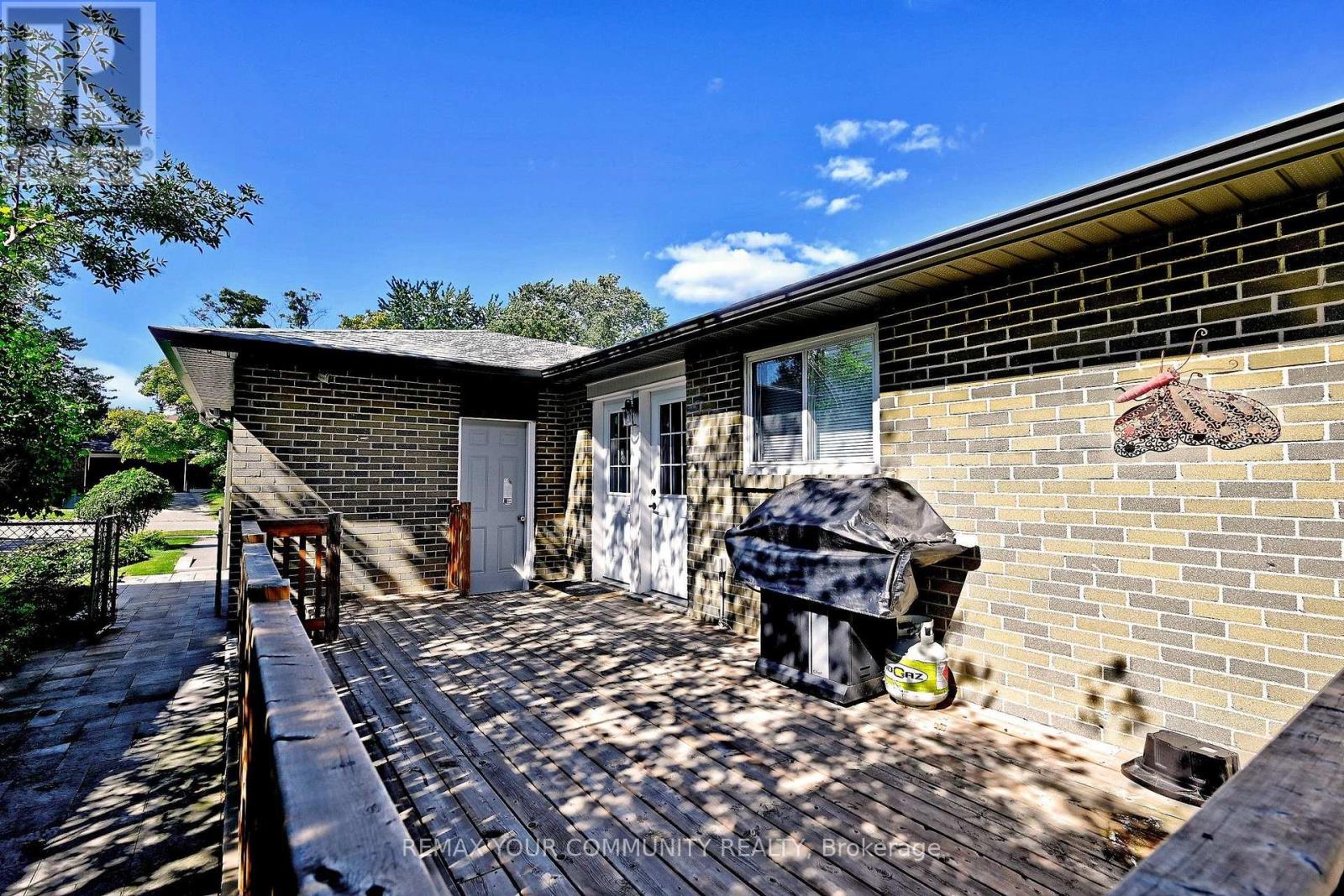 14 Misthollow Square, Toronto, Ontario  M1E 4P4 - Photo 42 - E13809528