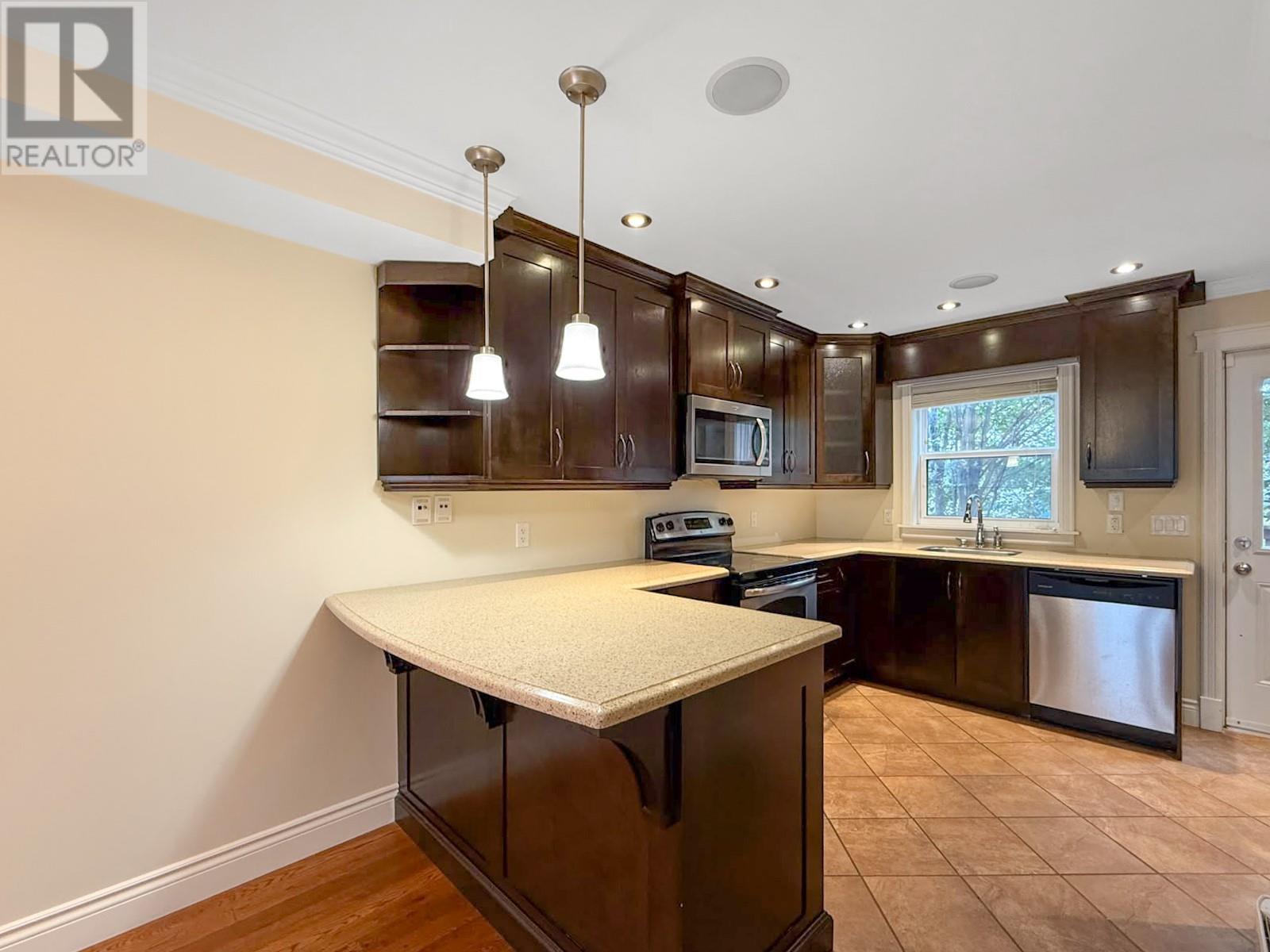 135 Casey Street, St John's — photo 7
