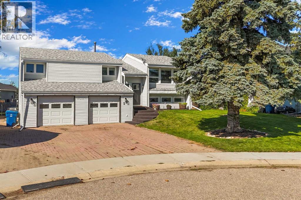 25 Fairway Crescent