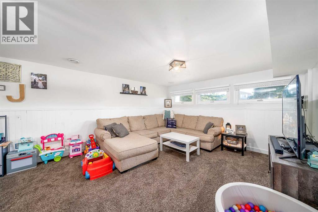 25 Fairway Crescent