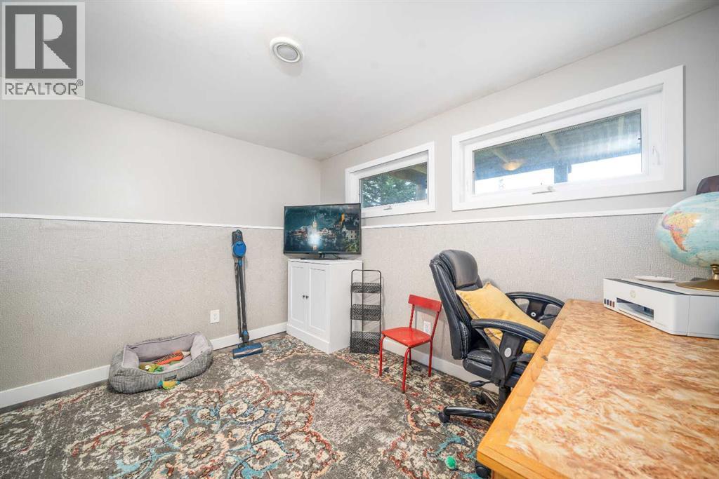 25 Fairway Crescent