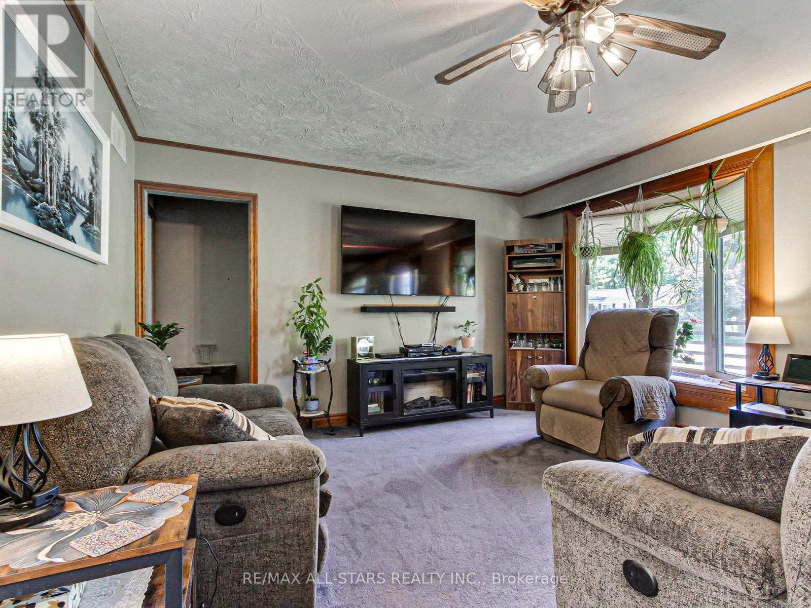 397 Winnifred Drive, Georgina, Ontario  L4P 3B6 - Photo 7 - N13809262