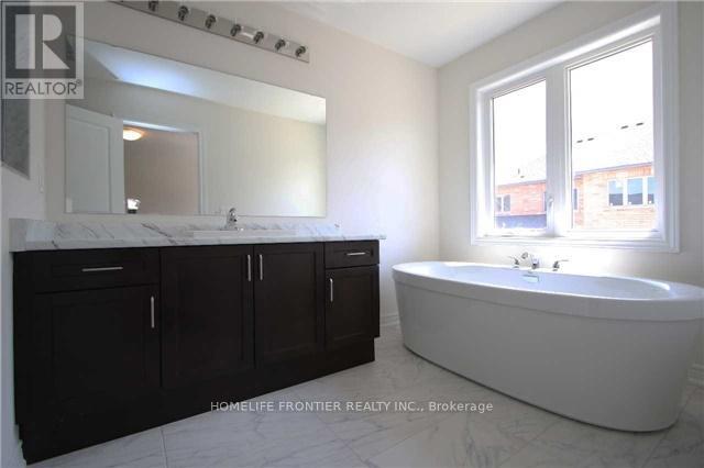 7 Frederick Pearson Street, East Gwillimbury, Ontario  L9N 0R9 - Photo 9 - N13809418