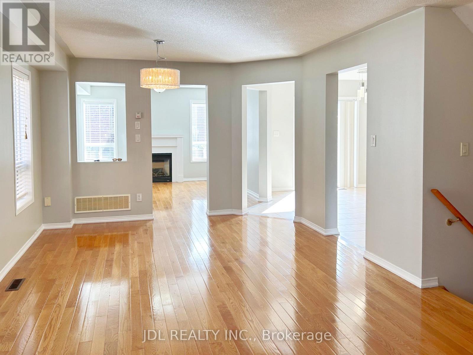 15 Maffey Crescent, Richmond Hill (Westbrook), Ontario  L4S 0A9 - Photo 4 - N13809426