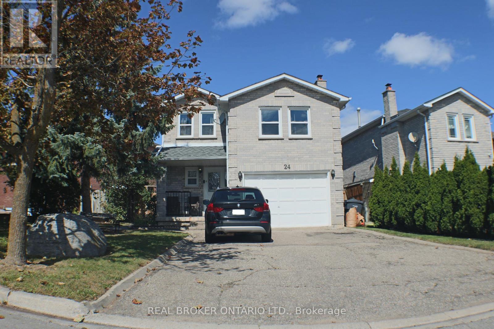 24 Fallen Oak Court, Brampton, Ontario  L6Y 3T5 - Photo 1 - W13809246