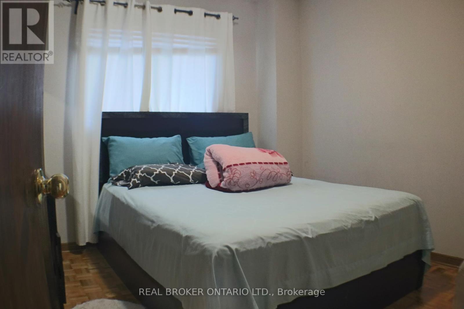 24 Fallen Oak Court, Brampton, Ontario  L6Y 3T5 - Photo 20 - W13809246
