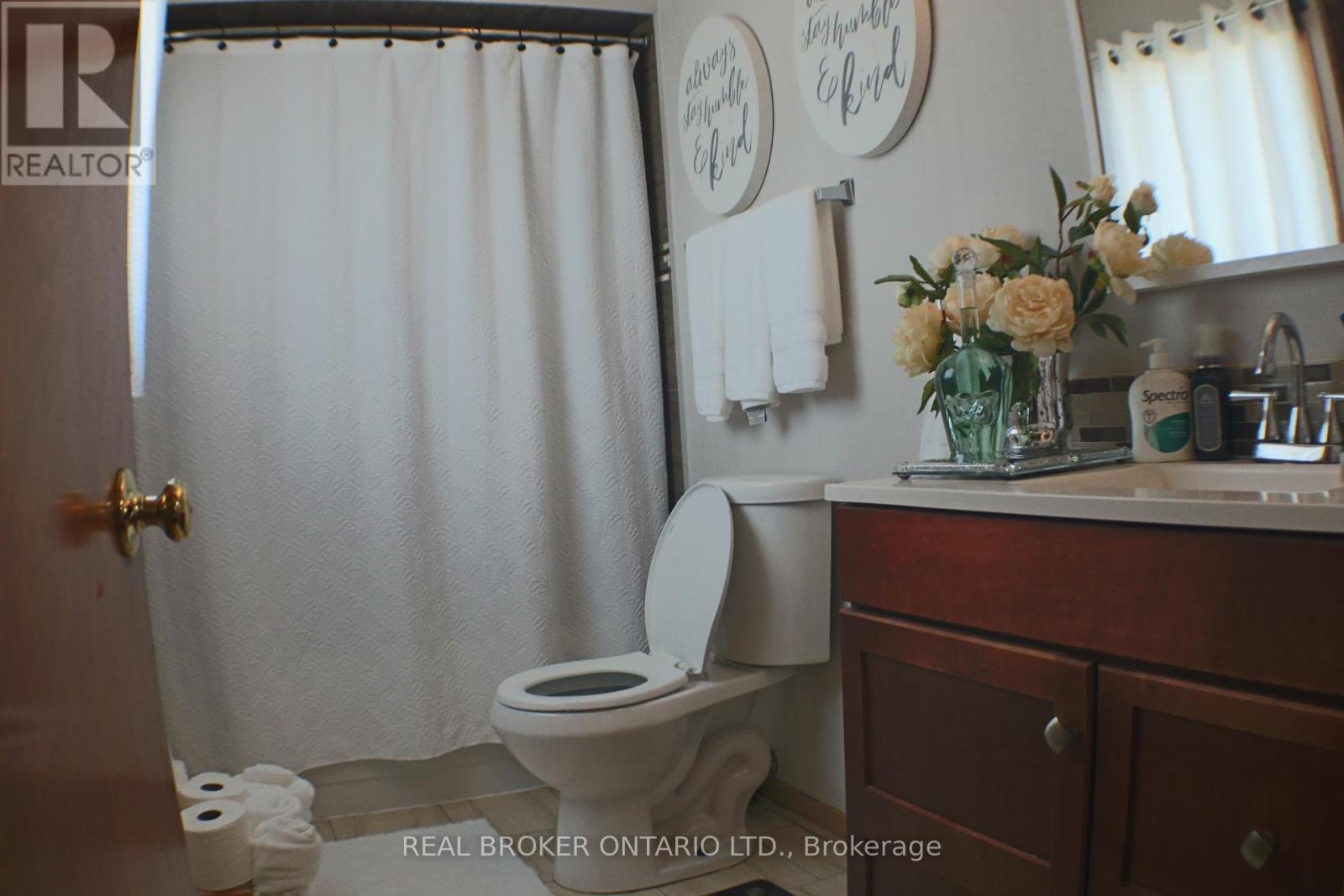 24 Fallen Oak Court, Brampton, Ontario  L6Y 3T5 - Photo 22 - W13809246