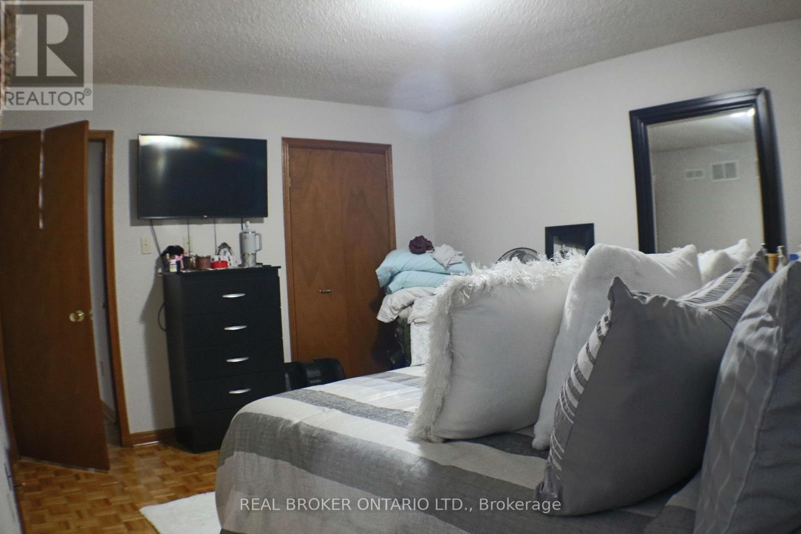24 Fallen Oak Court, Brampton, Ontario  L6Y 3T5 - Photo 24 - W13809246