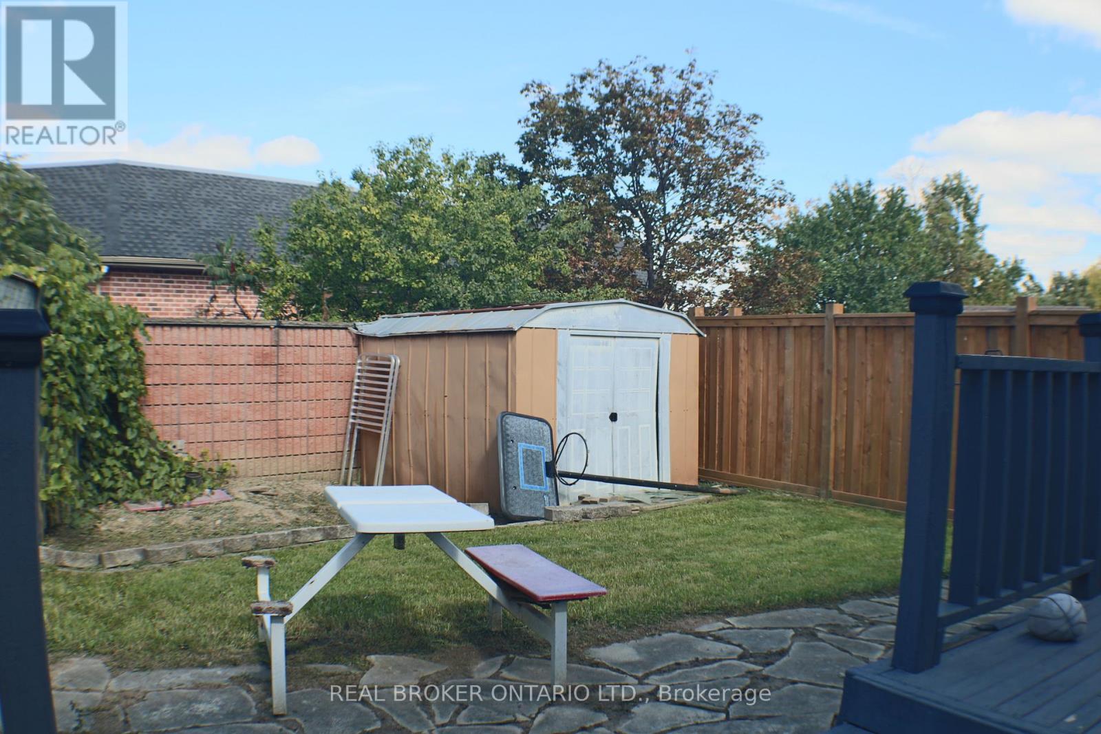 24 Fallen Oak Court, Brampton, Ontario  L6Y 3T5 - Photo 25 - W13809246