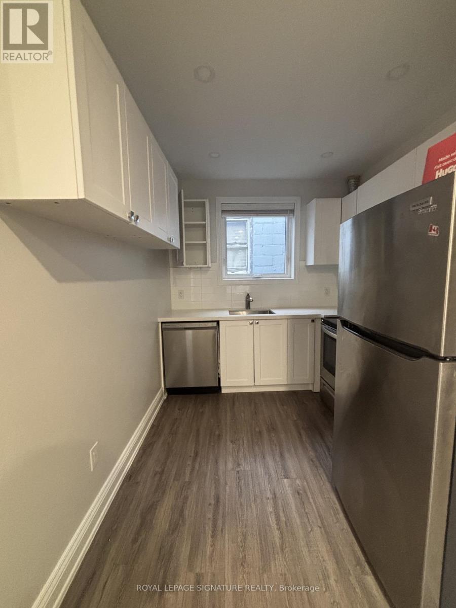 2 - 3289 Lakeshore Boulevard W, Toronto, Ontario  M8W 1M8 - Photo 3 - W13809258