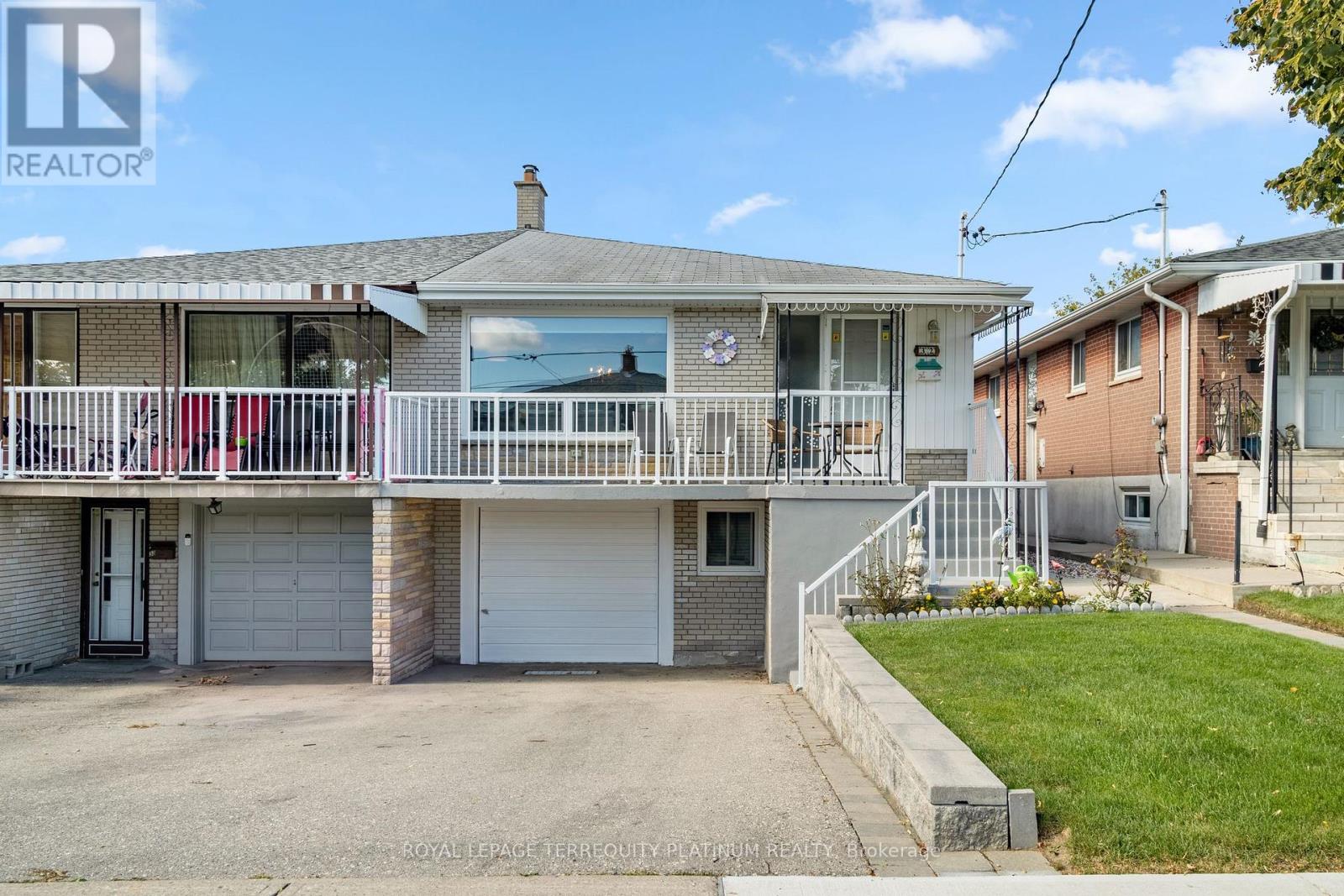 32 BUCKLAND ROAD, Toronto, Ontario