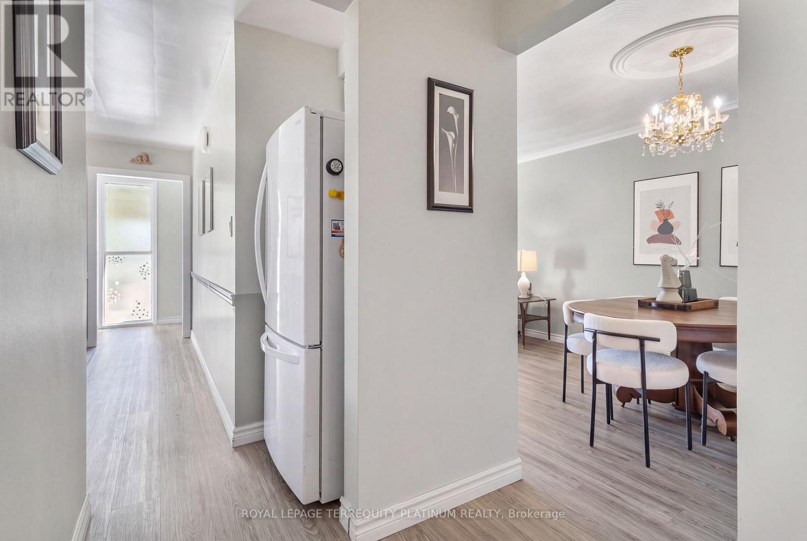 32 Buckland Road, Toronto, Ontario  M3L 1W1 - Photo 12 - W13809290