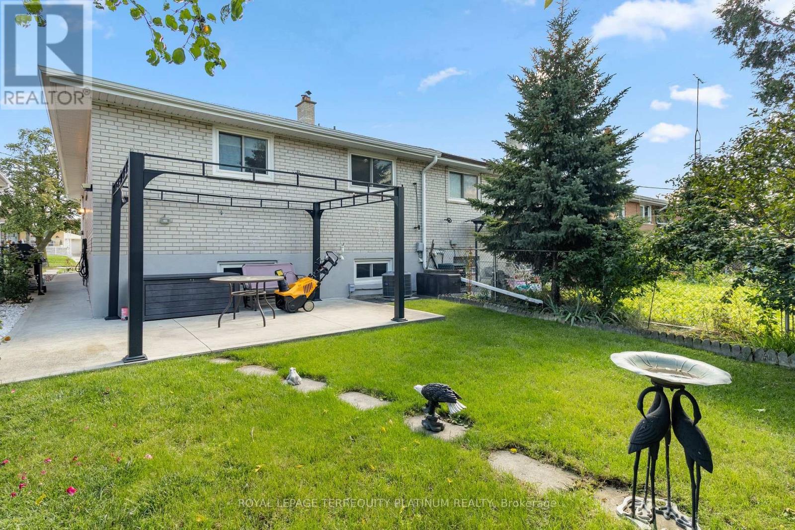32 Buckland Road, Toronto, Ontario  M3L 1W1 - Photo 38 - W13809290