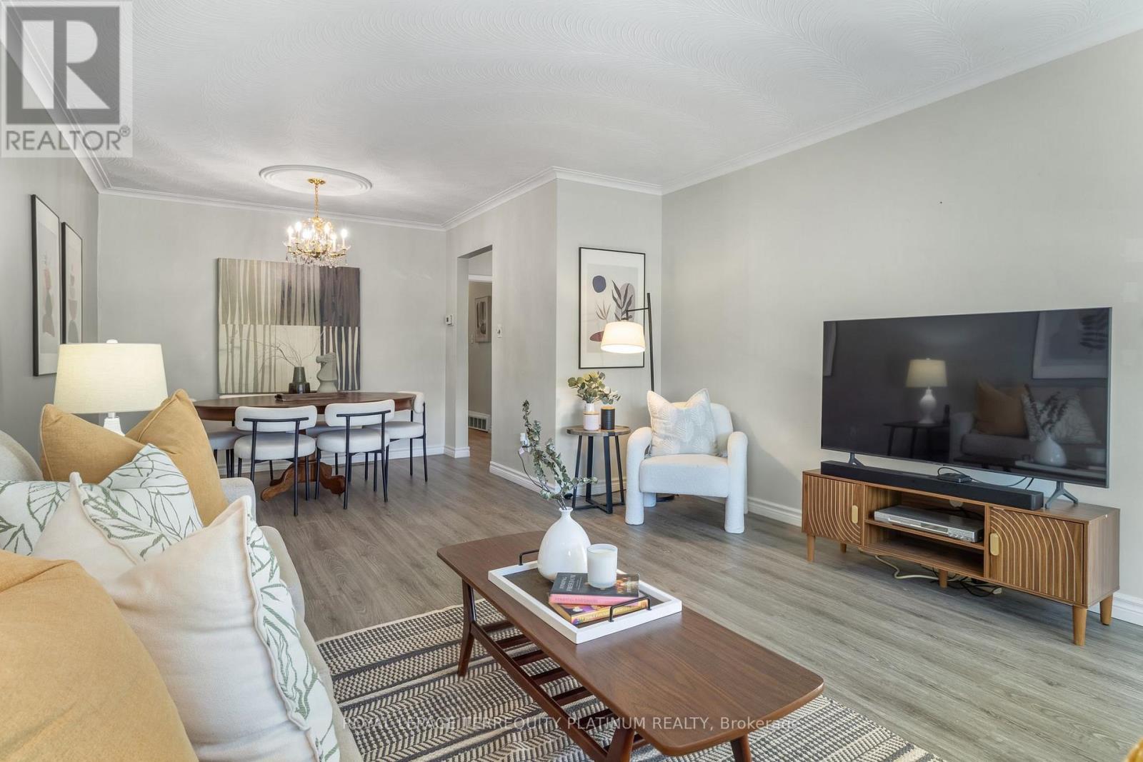 32 Buckland Road, Toronto, Ontario  M3L 1W1 - Photo 7 - W13809290