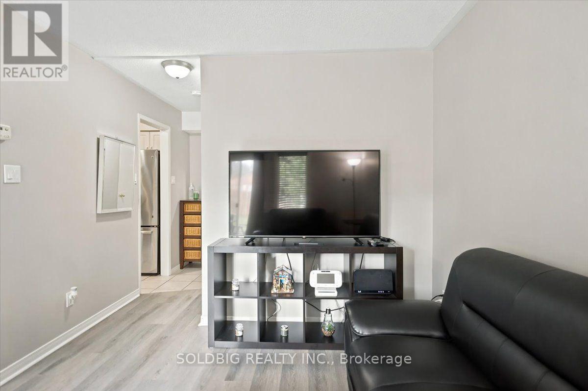 78 - 78 Stewart Maclaren Road, Halton Hills, Ontario L7G 5L9 - Photo 6 - W13809326