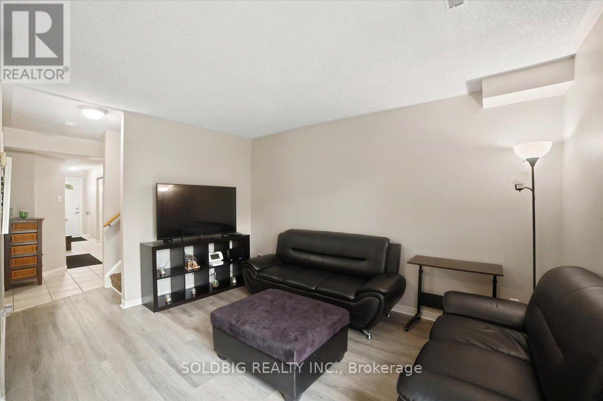 78 - 78 Stewart Maclaren Road, Halton Hills, Ontario L7G 5L9 - Photo 7 - W13809326