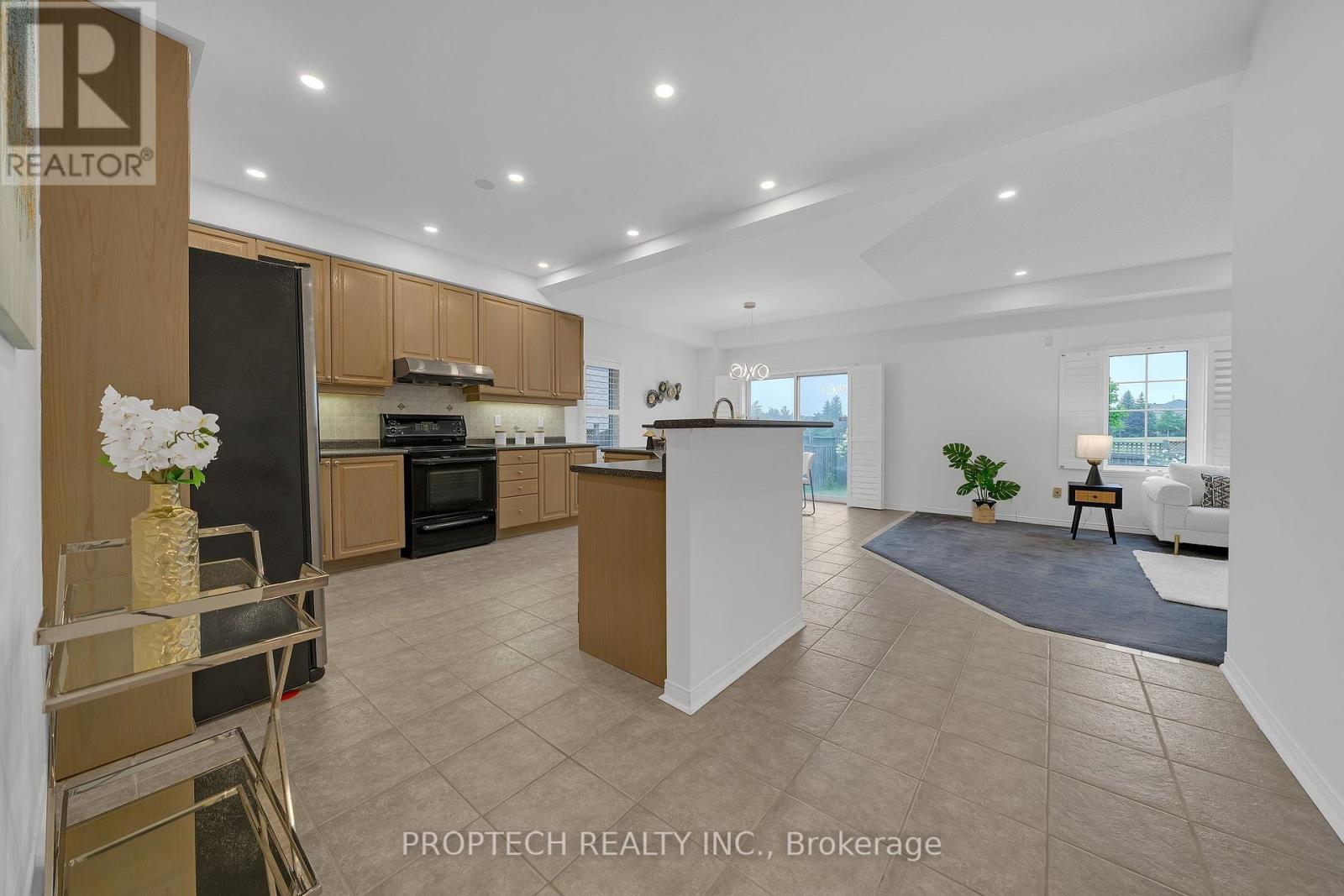 5851 Summerside Drive, Mississauga, Ontario  L5M 6J5 - Photo 12 - W13809366