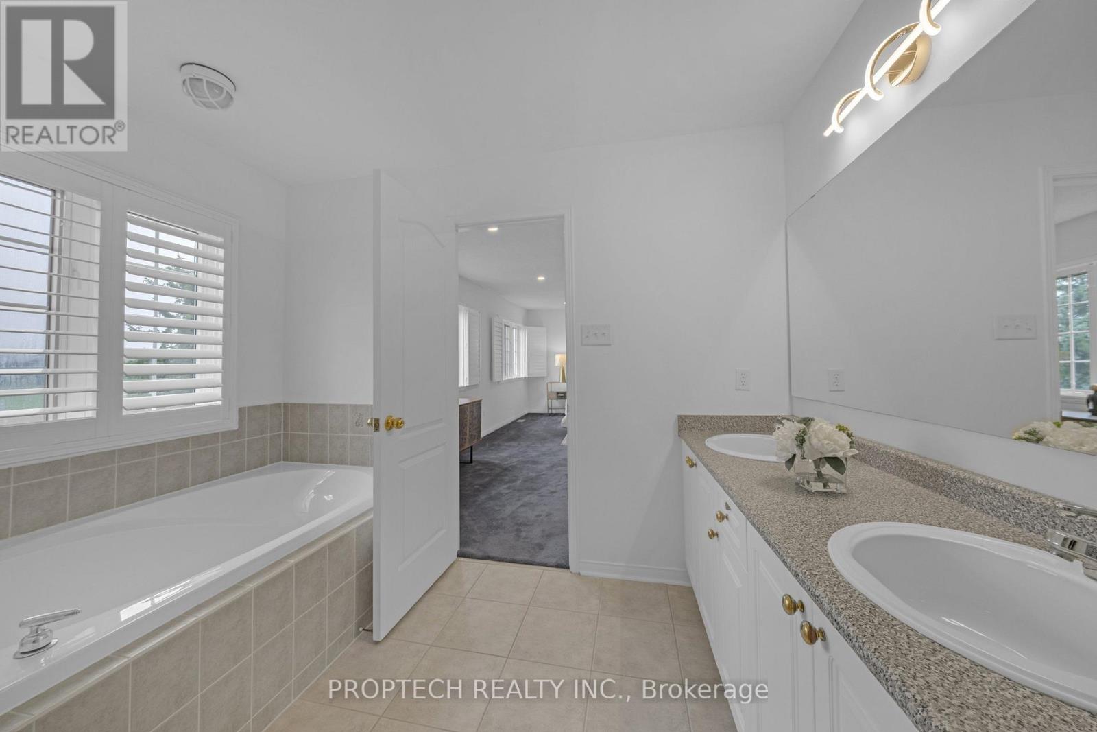 5851 Summerside Drive, Mississauga, Ontario  L5M 6J5 - Photo 31 - W13809366