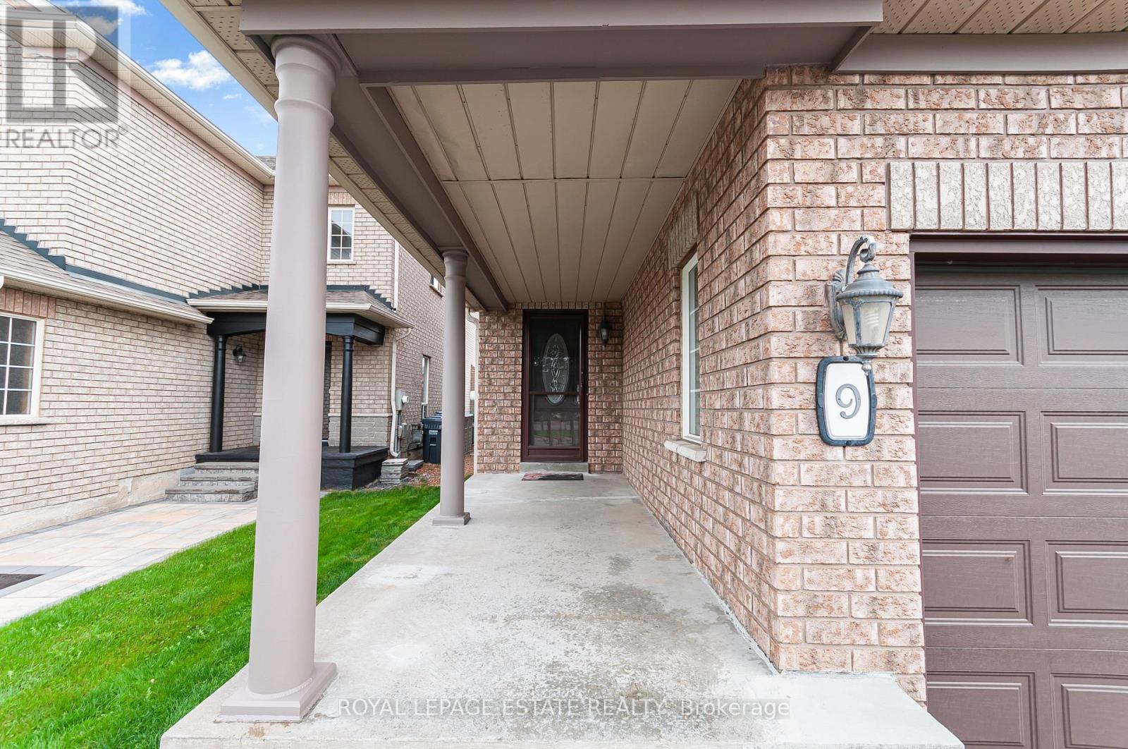 9 Brookstone Court, Caledon, Ontario  L7C 1C7 - Photo 2 - W13809368
