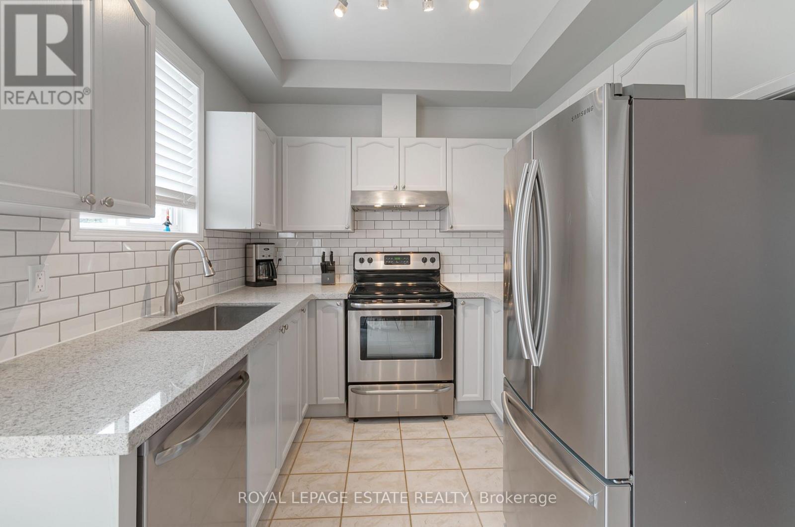 9 Brookstone Court, Caledon, Ontario  L7C 1C7 - Photo 8 - W13809368