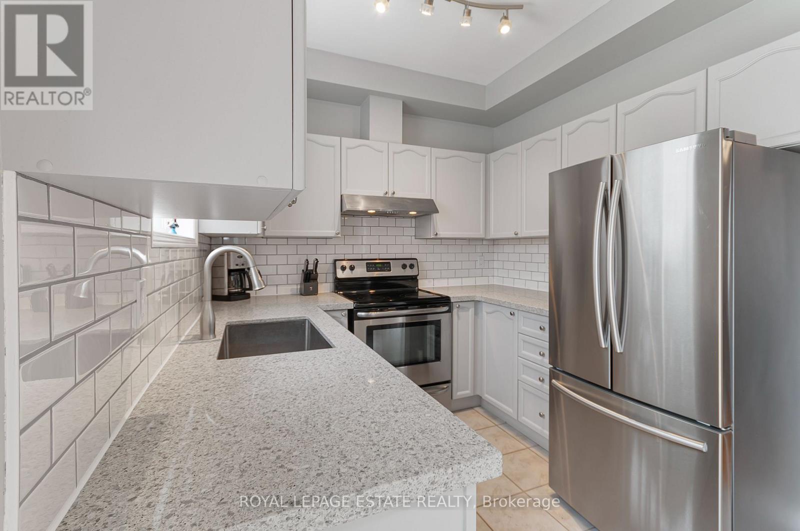 9 Brookstone Court, Caledon, Ontario  L7C 1C7 - Photo 9 - W13809368