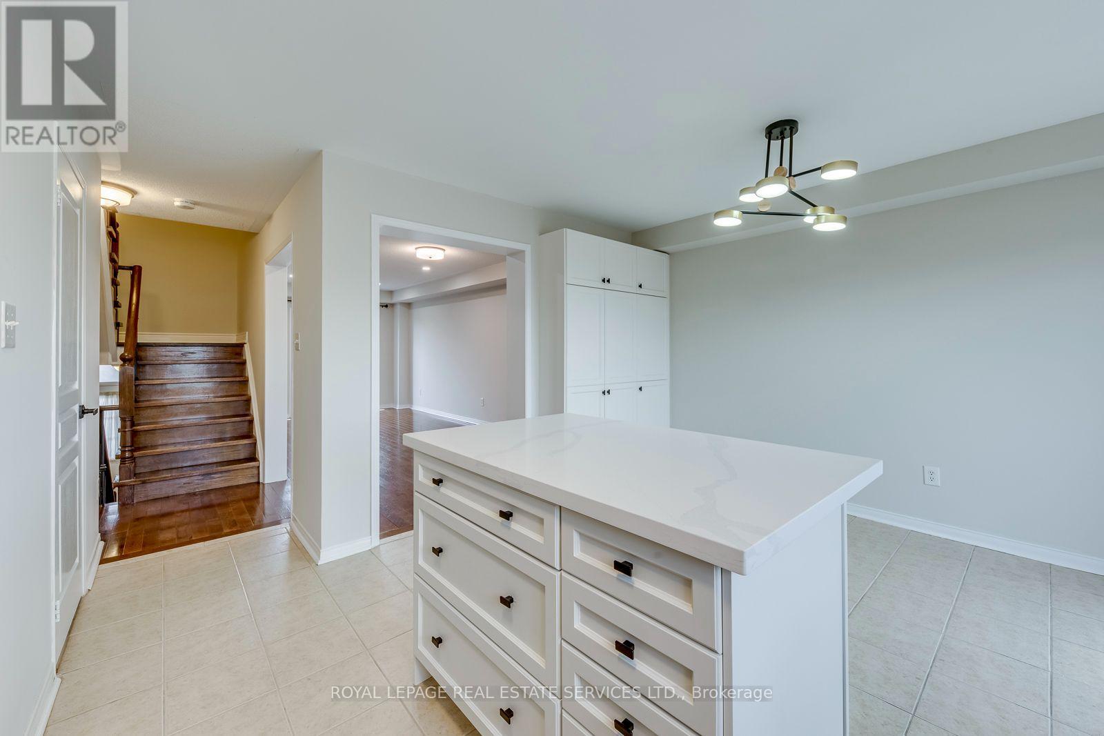 2418 Adamvale Crescent, Oakville, Ontario  L6M 0E1 - Photo 20 - W13809410