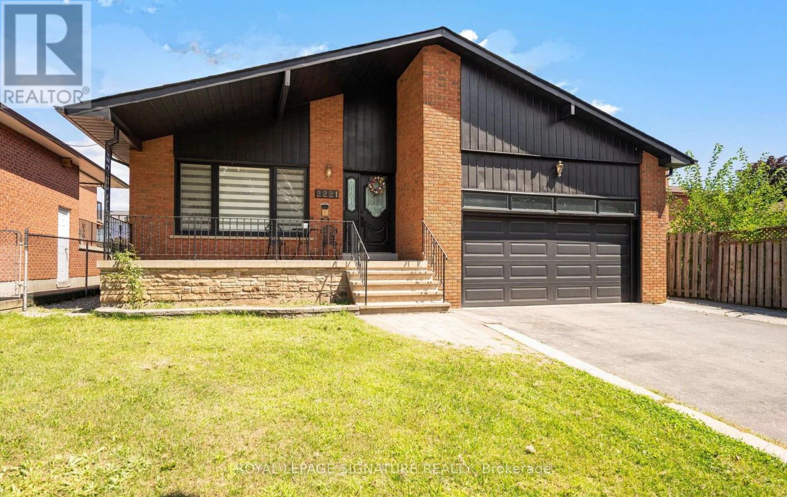 2221 FLORIAN ROAD, Mississauga, Ontario