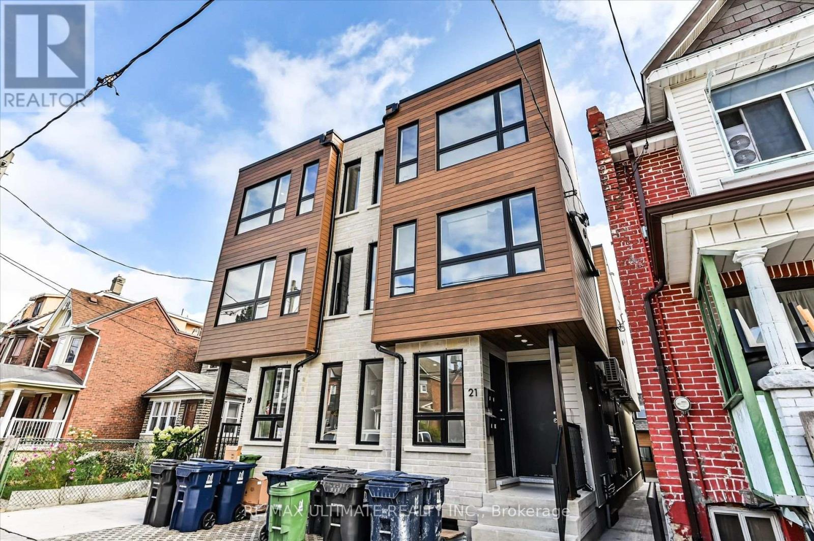 1 - 21 Lappin Avenue, Toronto, Ontario  M6H 1Y3 - Photo 2 - W13809488