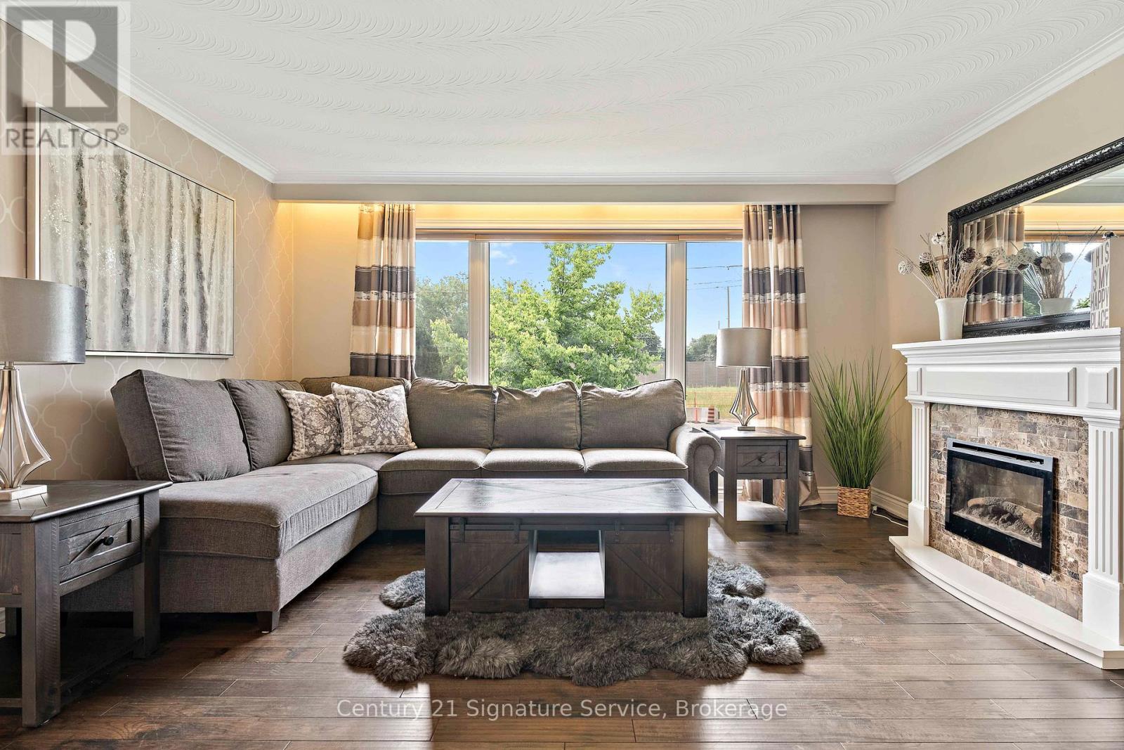 1563 Brentano Boulevard, Mississauga, Ontario  L4X 1A5 - Photo 5 - W13809504