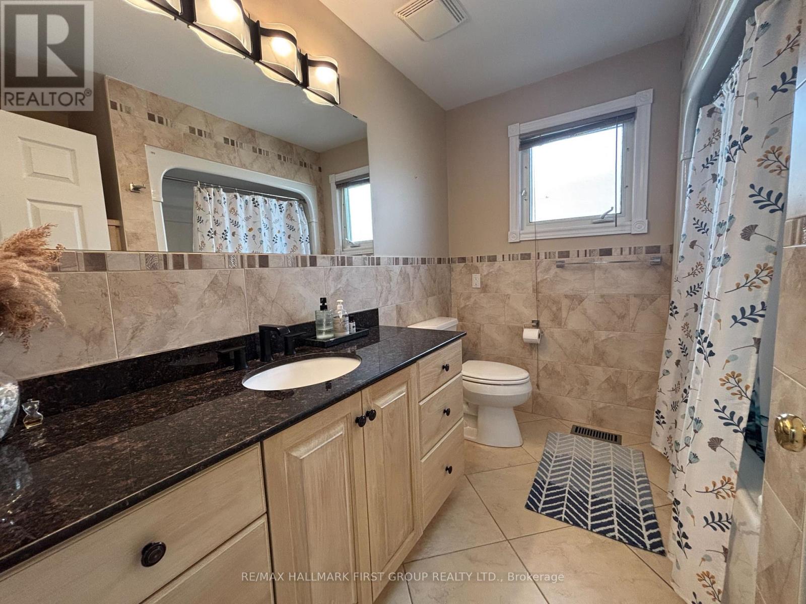 #upper - 640 Pinewood Drive, Peterborough, Ontario  K9K 1L2 - Photo 9 - X13809362