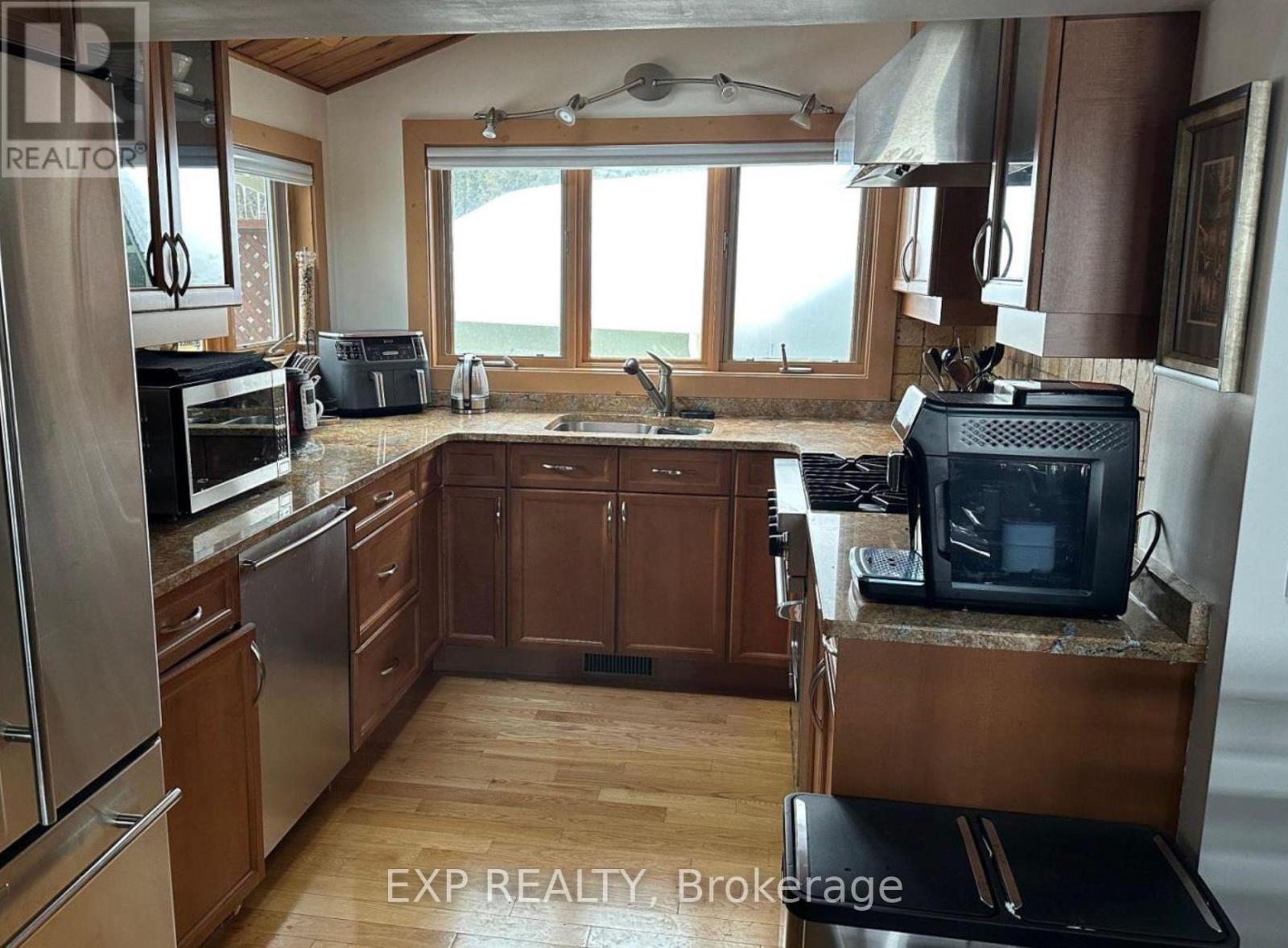 171 Chamonix Crescent, Blue Mountains, Ontario  L9Y 0S7 - Photo 6 - X13809434