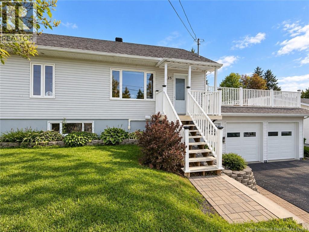 125 42e Avenue, Edmundston, New Brunswick  E3V 2Z5 - Photo 2 - NB148237
