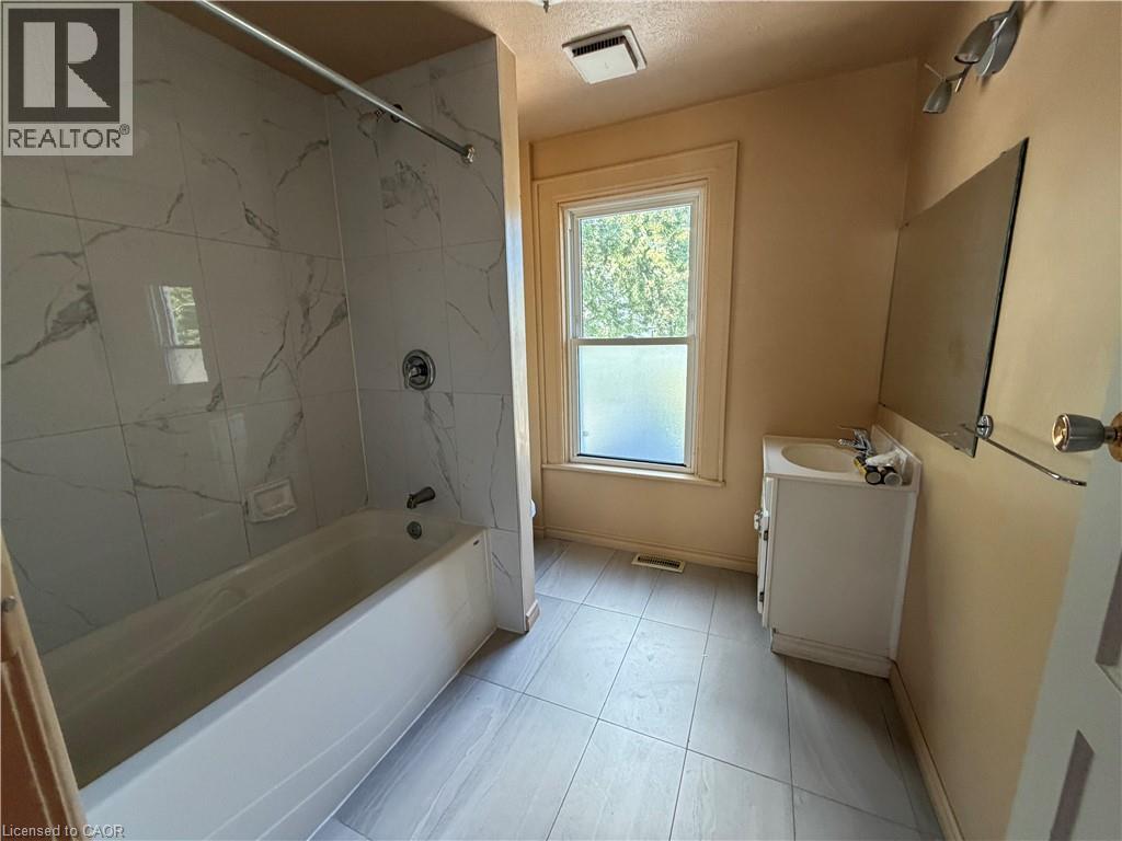4712 Cookman Crescent, Niagara Falls, Ontario  L2E 1C5 - Photo 10 - 40861460