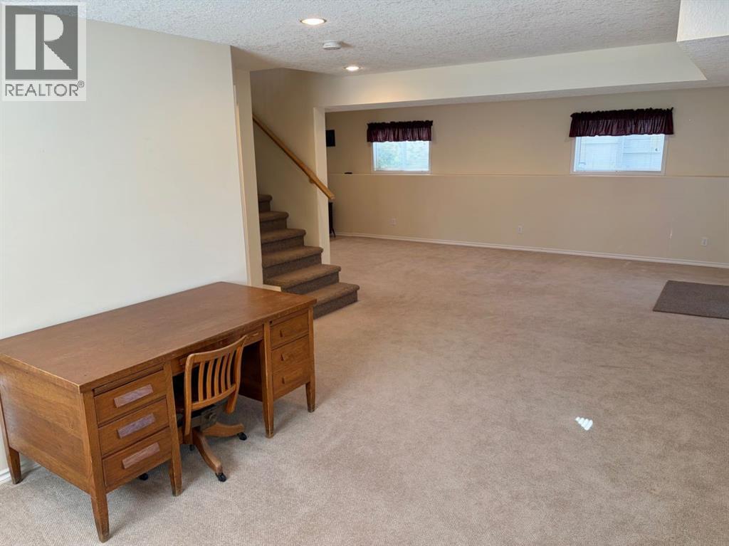 94 Fairmont Garden Road S, Lethbridge, Alberta  T1K 7L2 - Photo 25 - A2337246