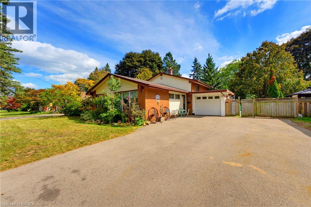 11 Redwood Road, Brantford, Ontario  N3R 3M2 - Photo 2 - 40861660