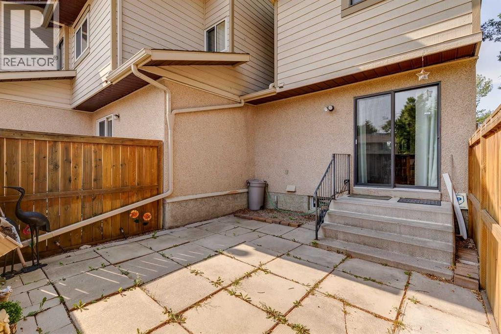 91 Deerfield Drive SE, Calgary, Alberta  T2J 6T9 - Photo 12 - A2334586