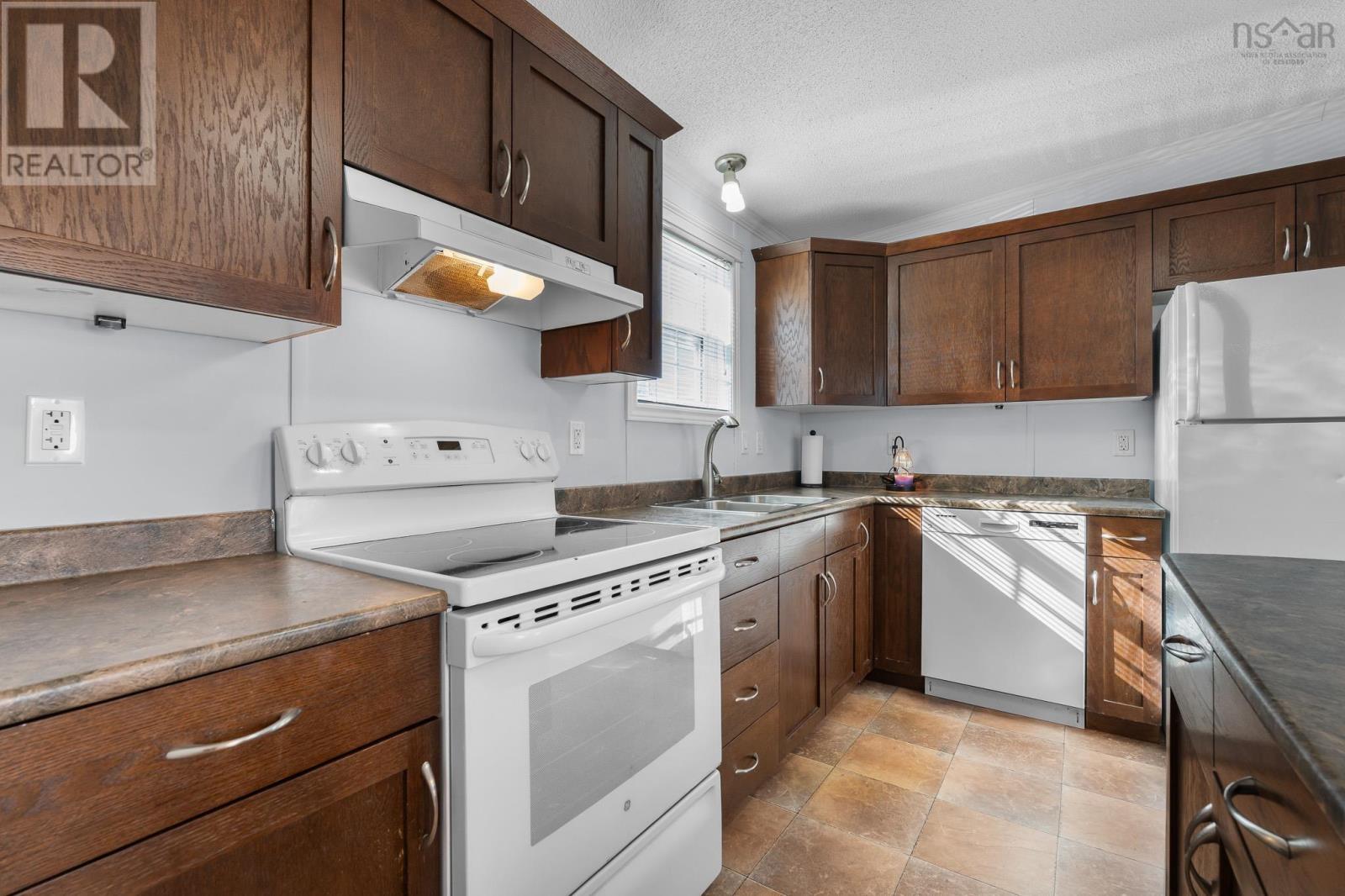 32 Davis Drive, South Uniacke, Nova Scotia  B0N 1Z0 - Photo 15 - 202623931